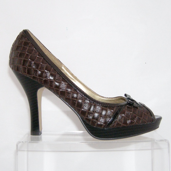 Madden Girl 'Lowla' brown weave bow platforms 8.5 - Picture 4 of 8